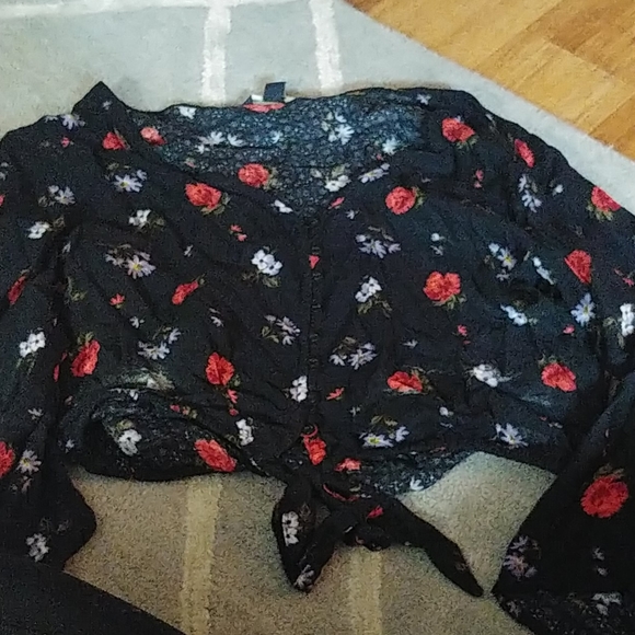 American Eagle Outfitters Tops - AE crop top long sleeve